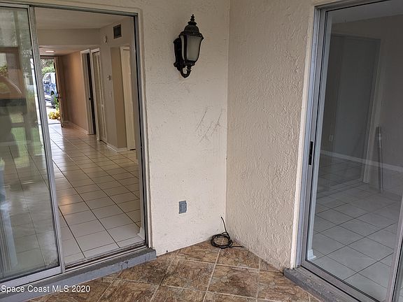 5th image of 3070 Sir Hamilton Cir #3070