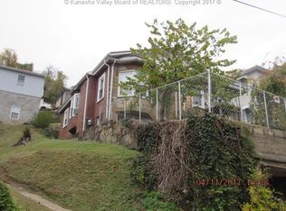 405 Chestnut St, Logan, WV 25601