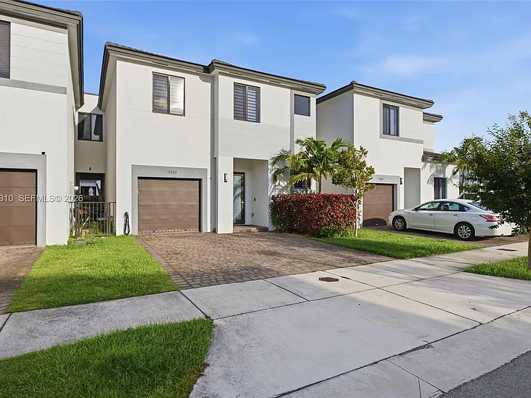 13630 SW 158th Ave #0 — Photo 2