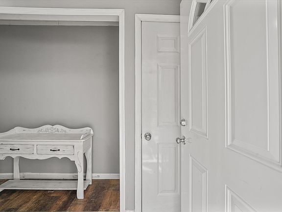 4th image of 1518 Stony Point Rd