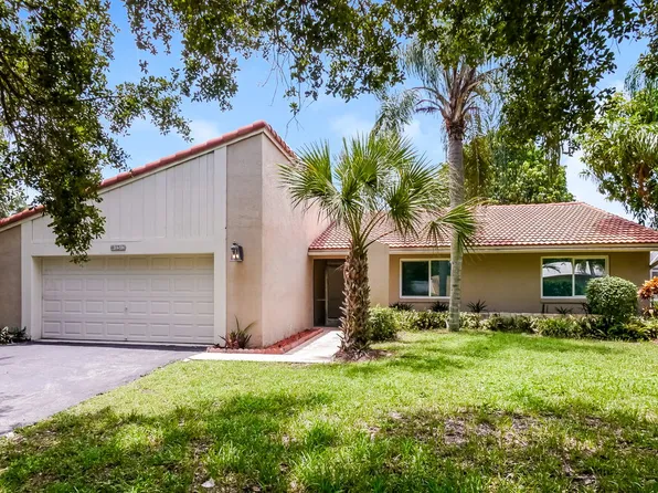 8362 Shadow Wood Blvd, Pompano Beach, FL 33071