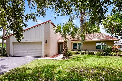 8362 Shadow Wood Blvd Photo 1