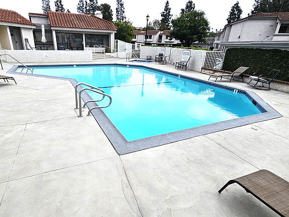 Pool, Jacuzzi, Clubhouse