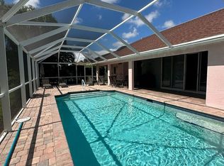 2039 E Crown Pointe Blvd, Naples, FL 34112