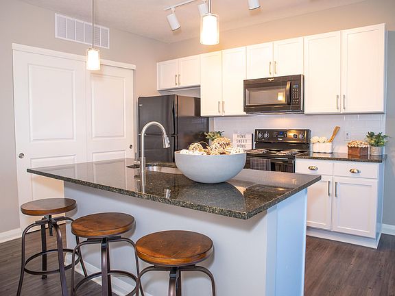5th image of 431 W Rich St Unit 305