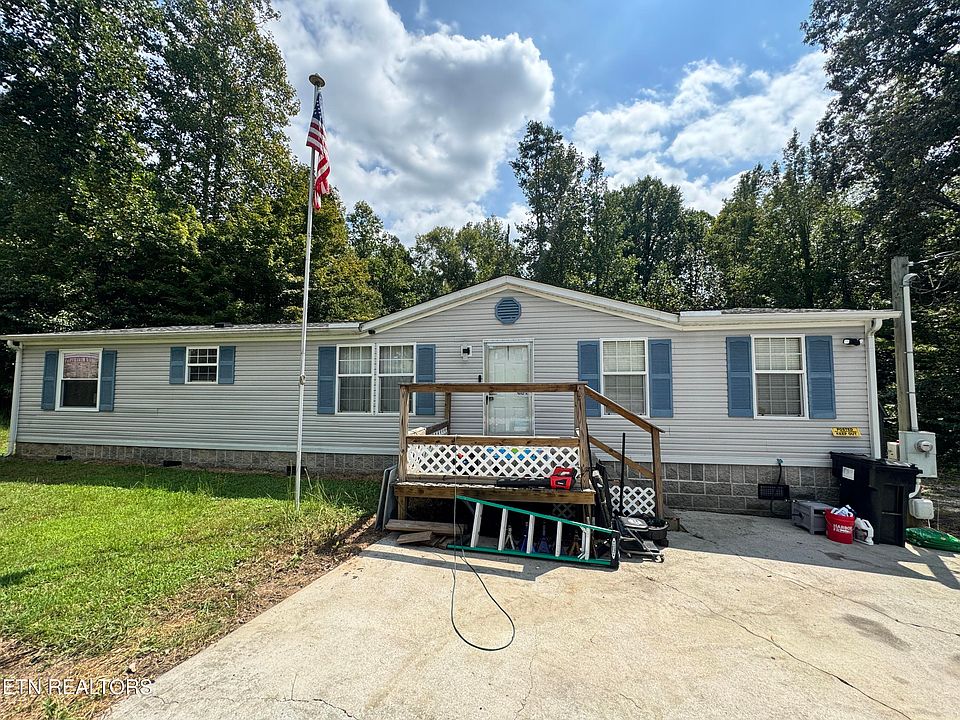 1st image of 102 Loggers Ln