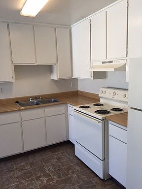5th image of 4024 32nd St APT 9