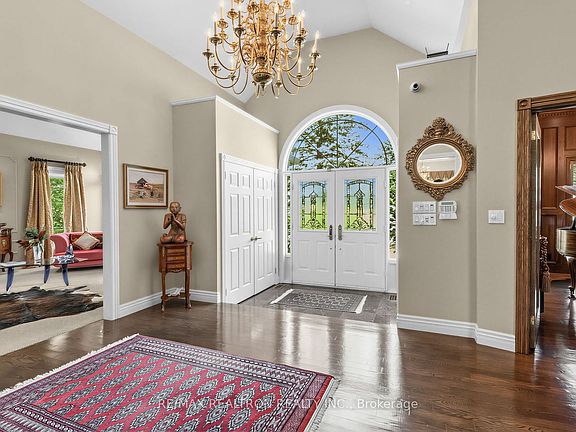 5th image of 7 Gilbert Dr