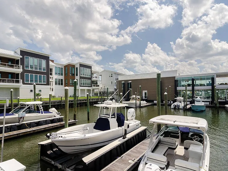 2 Marina St #C — Photo 1