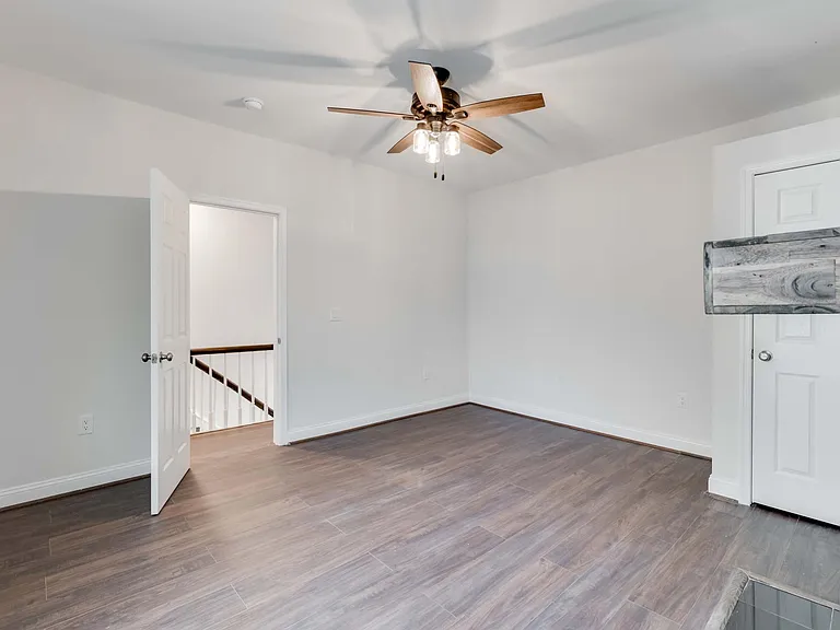 2114 Venable St — Photo 10