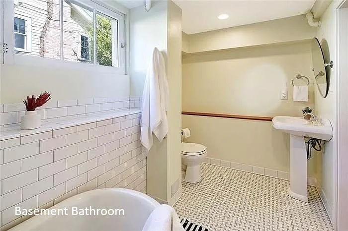 6223 Greenwood Ave N — Photo 29
