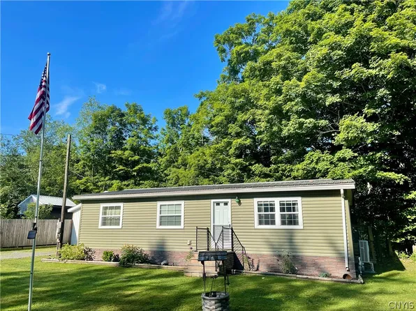 1716 Mill St, De Ruyter, NY 13052