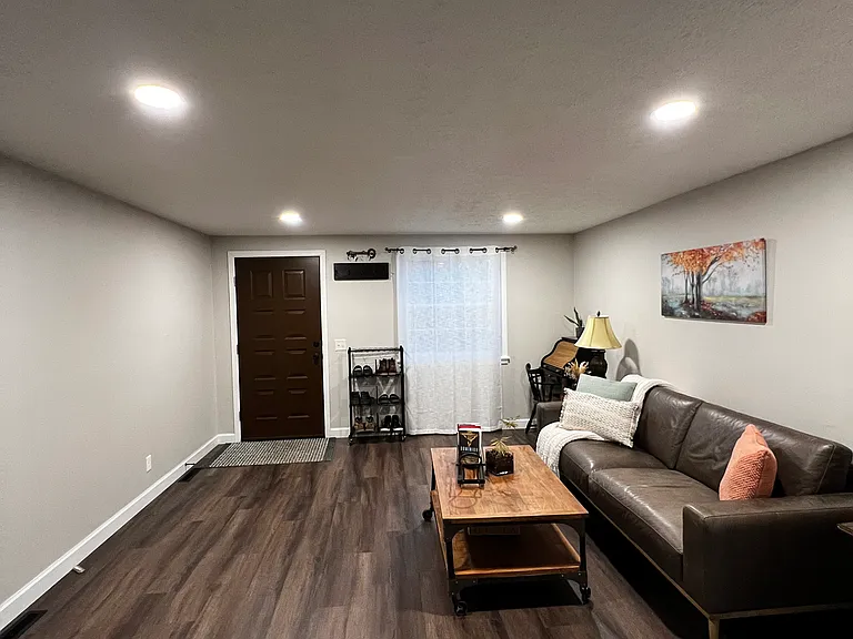 353 Harding Ave NW — Photo 2