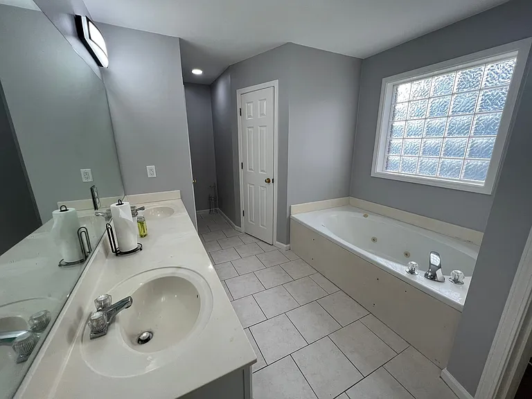 10120 Sunlight Dr — Photo 34