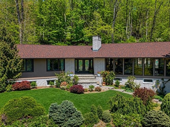 2nd image of 38 Farview Rd