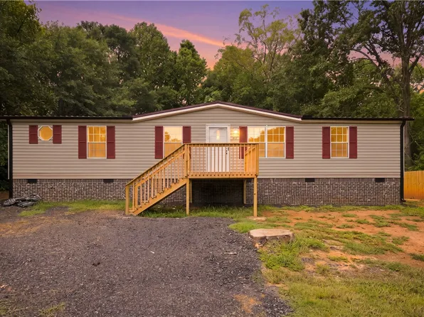 213 Old River Rd, Pelzer, SC 29669