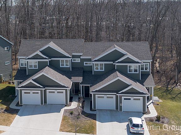 3rd image of 2328 Watertown Way NE