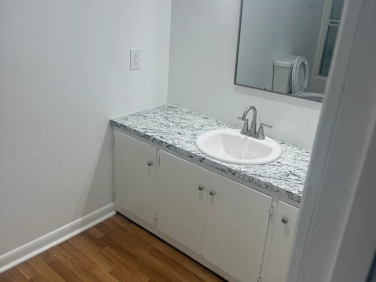 113 Oates Dr — Photo 8