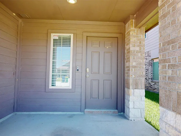 16873 Short Pines Dr — Photo 3