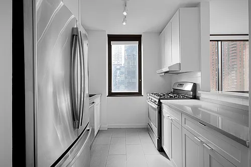 420 W 42nd St #34F Photo 1