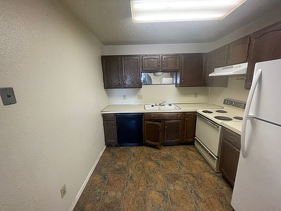 3rd image of 3410C State St
