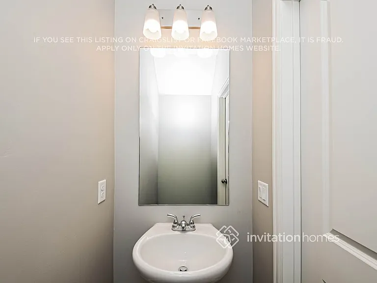 42 N Riverside Dr — Photo 14