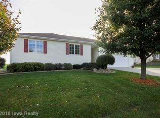 1504 Apple Dr, Indianola, IA 50125