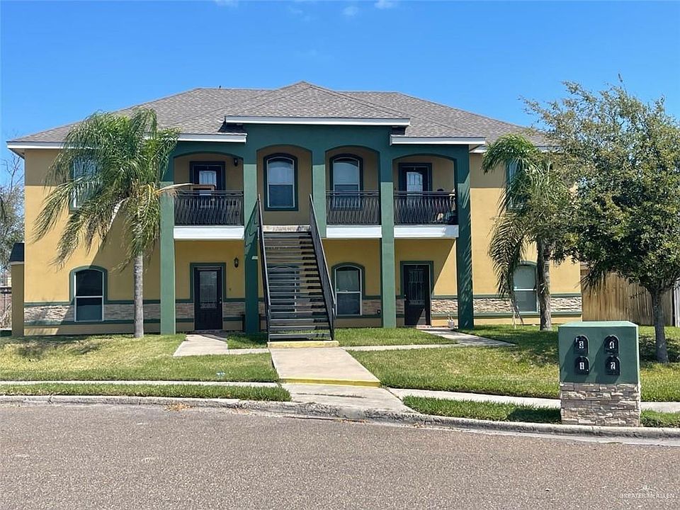 Front view of cozy property!