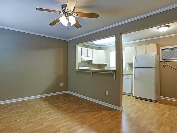 4th image of 1225 W 25th St APT 8
