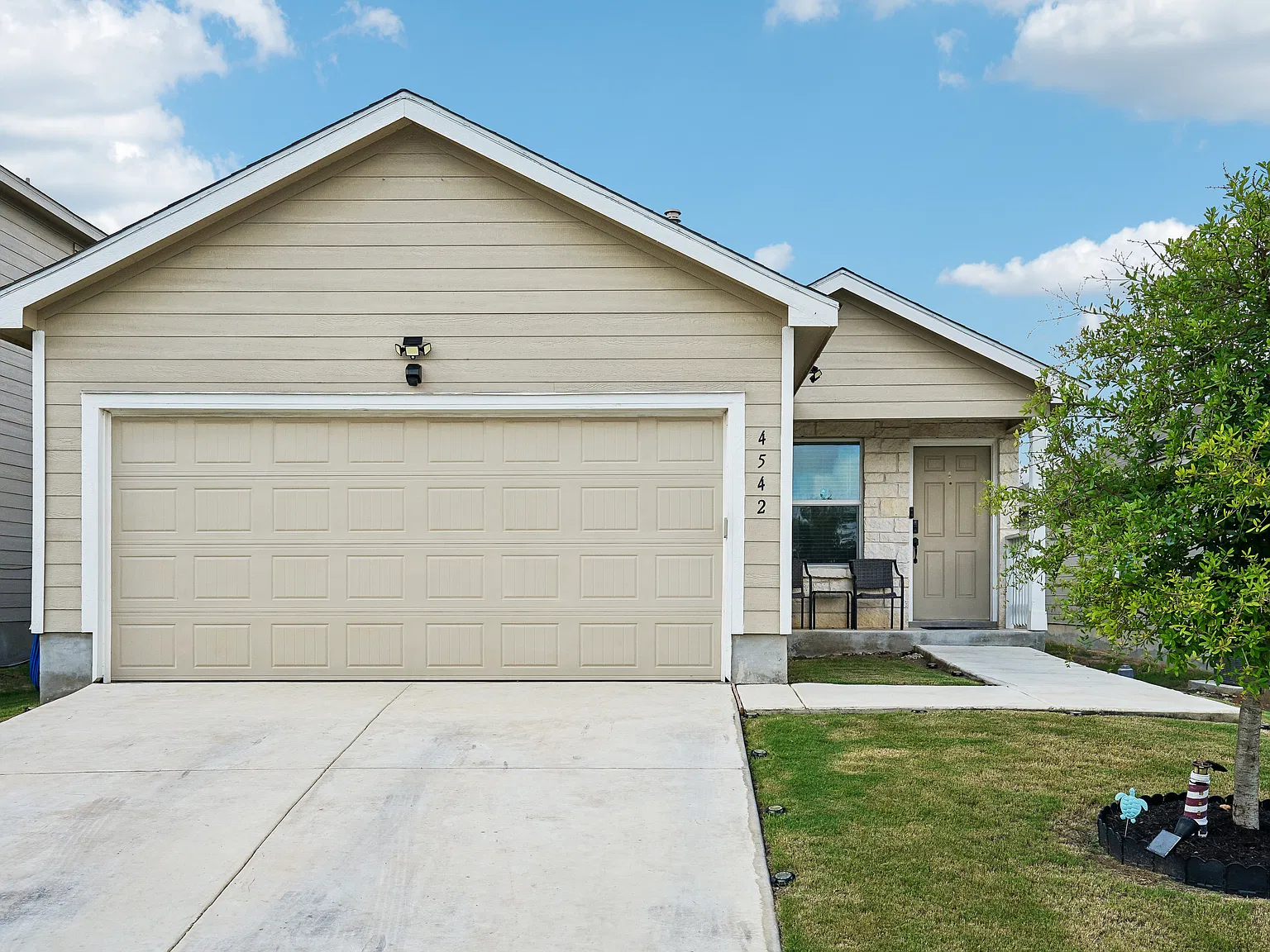 4 bed, 1635 sqft, $1,800 — Photo 3