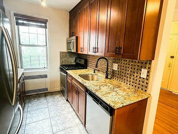 4th image of 111-14 76th Ave #515