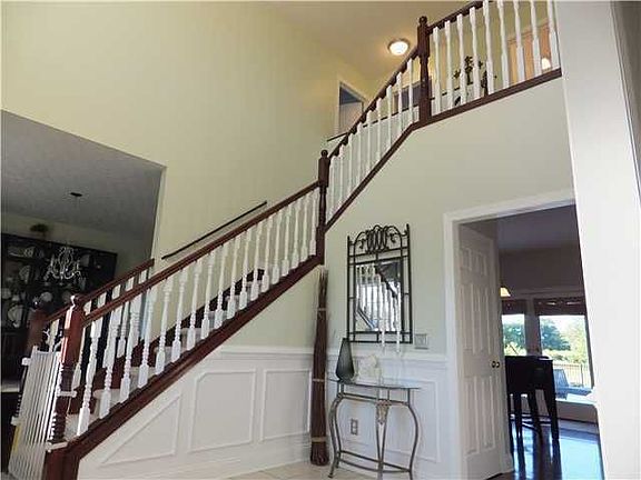2nd image of 20 Ryan Ln