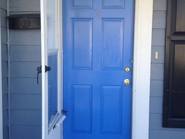 1105 Clarendon St — Photo 17
