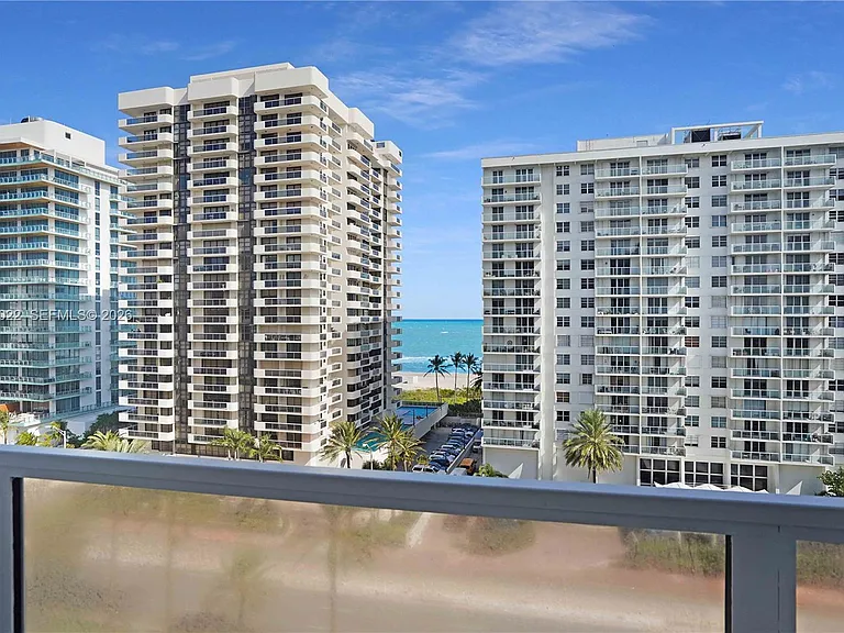 5700 Collins Ave #10C — Photo 29