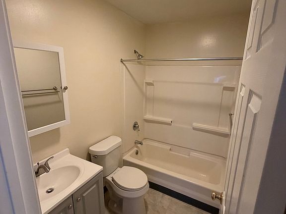 5th image of 126 Bidwell Pkwy APT 2