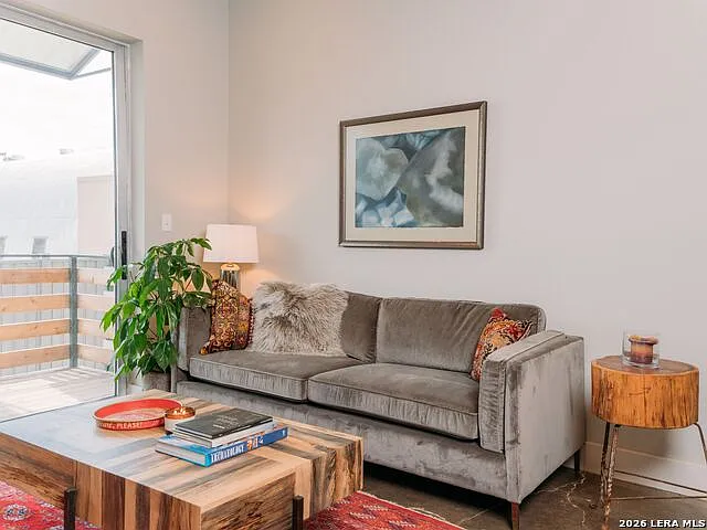 210 W Peden Aly #119 — Photo 11