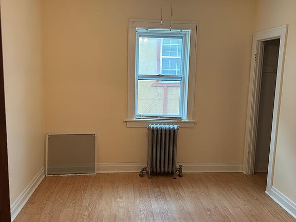 4th image of 3826 Elm St Unit 1