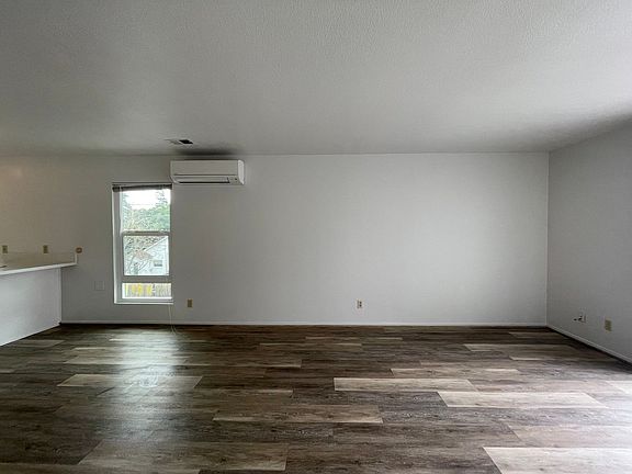 3rd image of 5400-5410 Olmeda Ave #5410D
