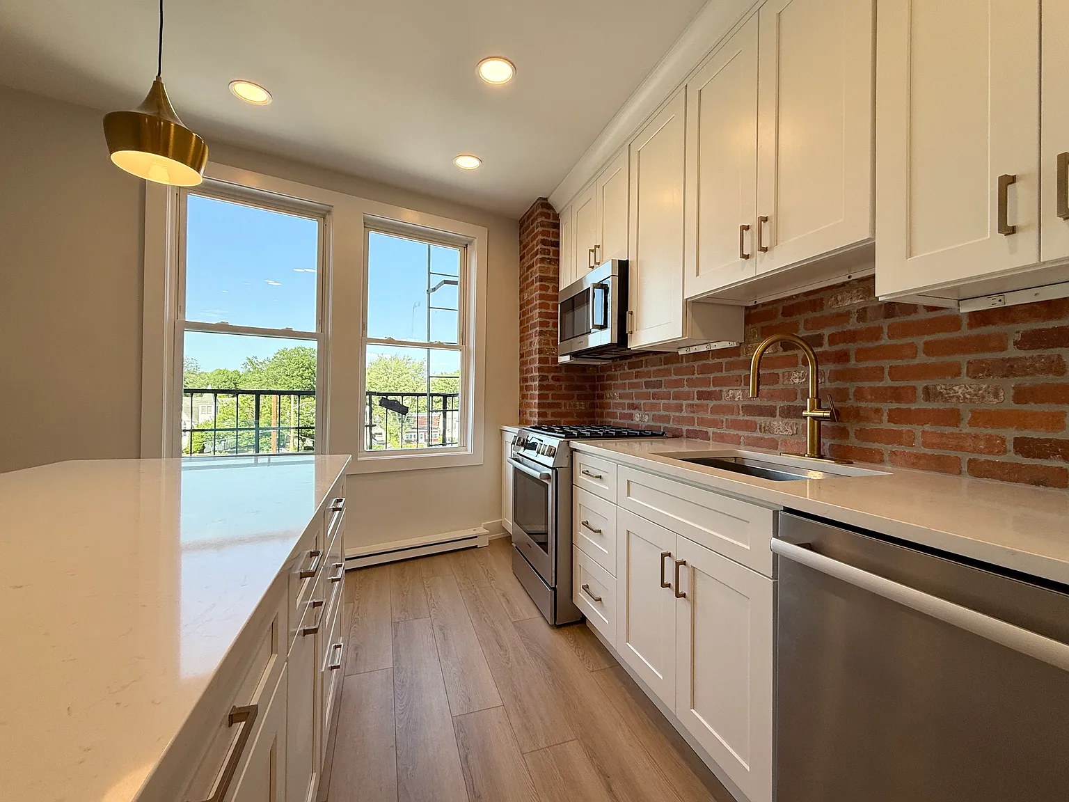3 bed, $3,600 — Photo 2