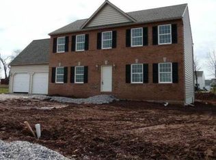 1710 Fountain Rock Dr, Dover, PA