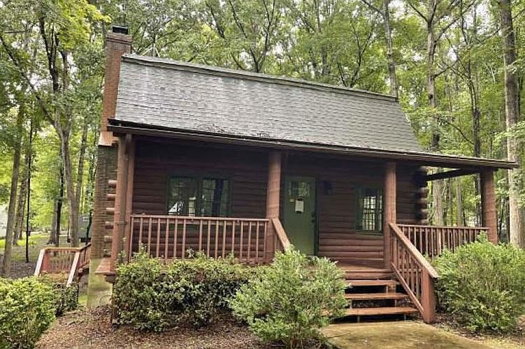 1st image of 9 Long Leaf Ln