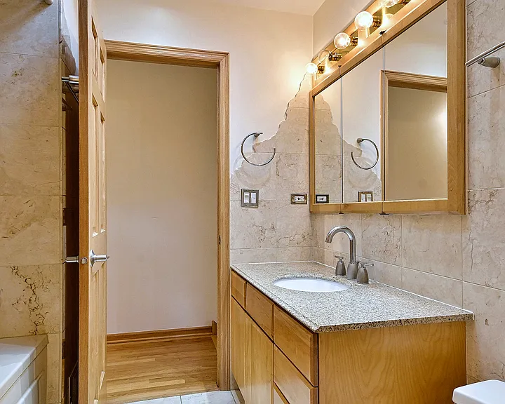 2360 N Drury Ln — Photo 13