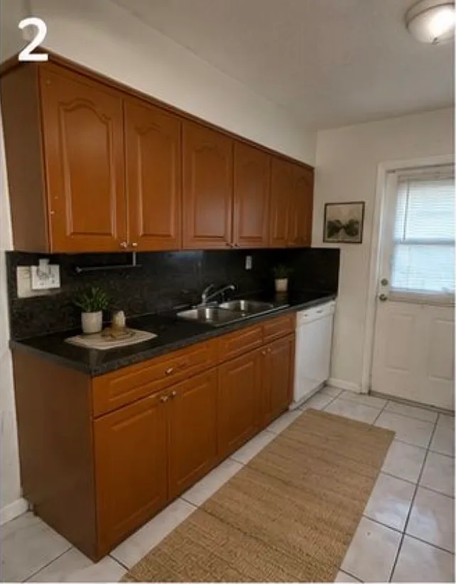 3 bed, 1680 sqft, $2,500 — Photo 2