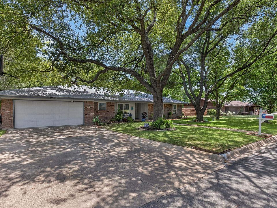 1st image of 206 Corder Ln