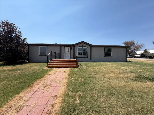 703 Bowlus St, Jetmore, KS 67854
