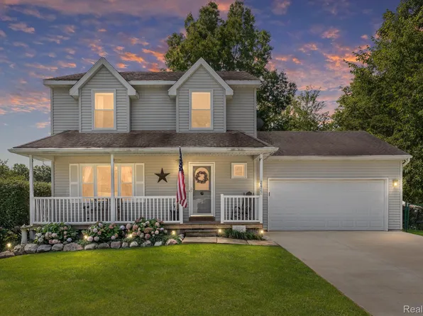 2422 Par Ct, Howell, MI 48843