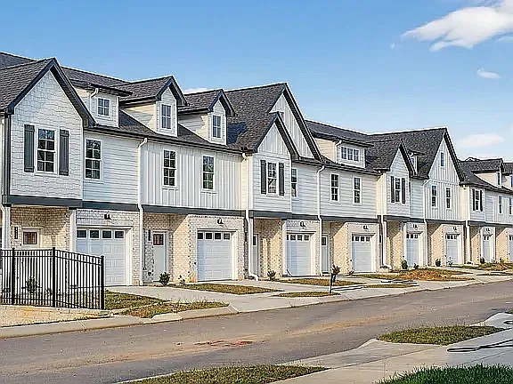 112 Mapleview Dr