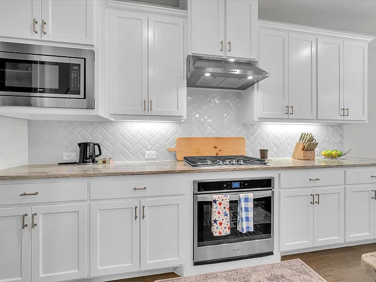 3905 Saint Ives Ln — Photo 6