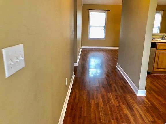 3rd image of 238 Miller St NE