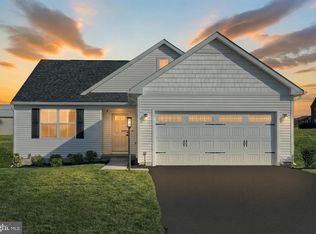 77 Summerfield Dr, Hanover, PA 17331